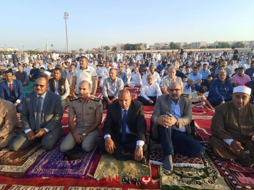 أهالي مدينة الطور يحتفلون بعيد الأضحى المبارك بأداء صلاة تهدف إلى تعزيز الروابط الاجتماعية