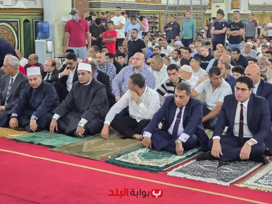 المحافظون ونوابهم يحضرون صلاة العيد ويثنون على جهود وزارة الأوقاف في تنظيم الفعاليات الساحية