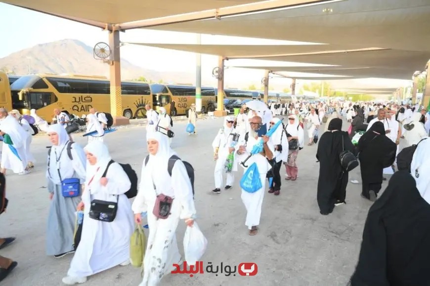 حجاج الجمعيات الأهلية يبدؤون رمي الجمرات في أول أيام التشريق بتنظيم محكم ومذهل