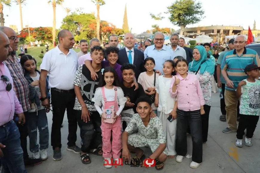 “محافظ القاهرة يحتفل مع المواطنين بعيد الأضحى في الحديقة الدولية بمدينة نصر”