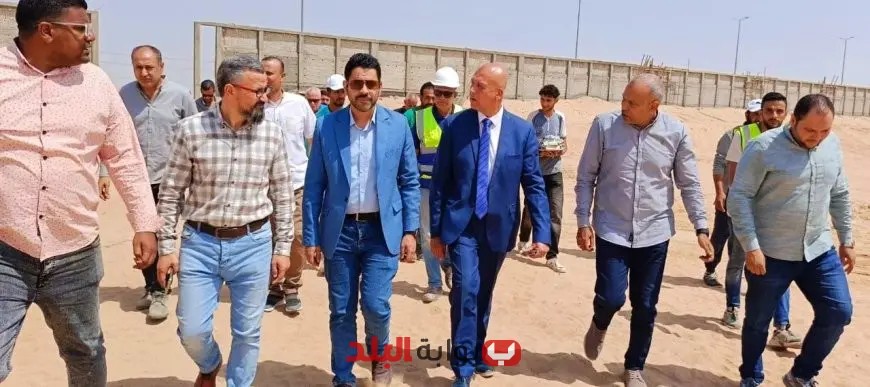 وزير الإسكان يتفقد مشروعات المرافق الحيوية في مدينة العبور الجديدة والأراضي المضافة إليها