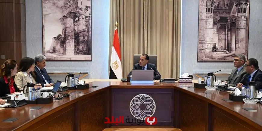 رئيس الوزراء يشرف على سير التشغيل التجريبي لمشروع تطوير نظام زيارة أهرامات الجيزة