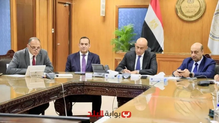 “وزير التعليم يراقب انطلاق امتحانات الثانوية العامة من غرفة العمليات: لحظة حاسمة في مسيرة الطلاب”