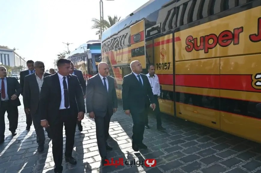 “وزير الصناعة يؤكد التزام الحكومة بتعزيز التعاون مع شركات القطاع الخاص لتطوير أسطول نقل الركاب”