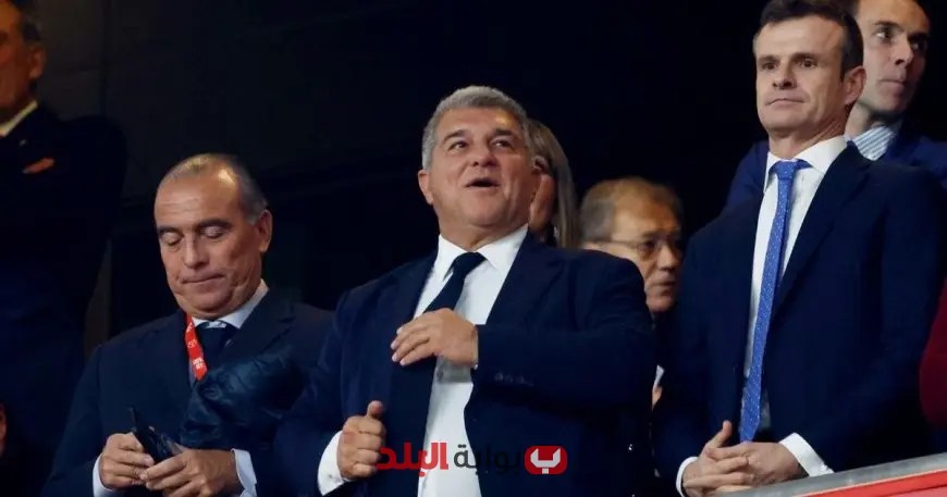 “برشلونة يجدد عقد مدافعه مع إيقاف التنفيذ بعد انتهاء الميركاتو!”
