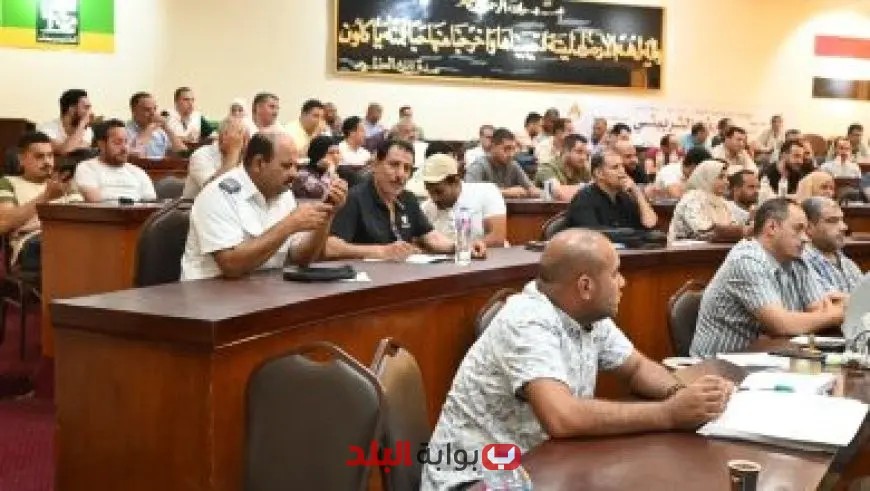 “هيئة قناة السويس تستقبل وكالات الحاويات العملاقة في قوافل الشمال والجنوب – تعزيز حركة المرور البحري”