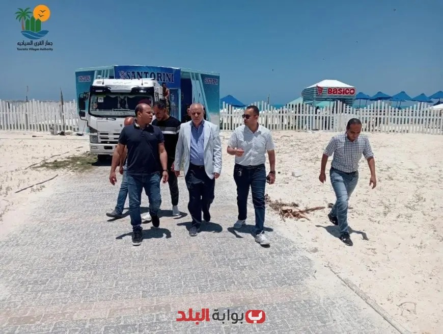 وزير الإسكان يجري جولة تفقدية لمشروعات تطوير البنية الأساسية والخدمات في قرى مارينا السياحية