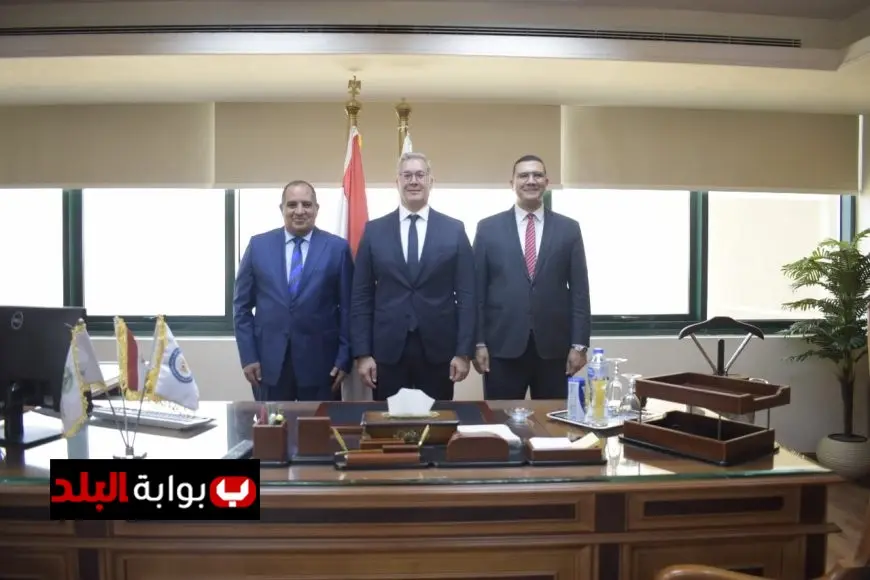 “وزير البترول يوقع اتفاقية بارزة لمسح سيزمي إقليمي في جنوب الصحراء الغربية”