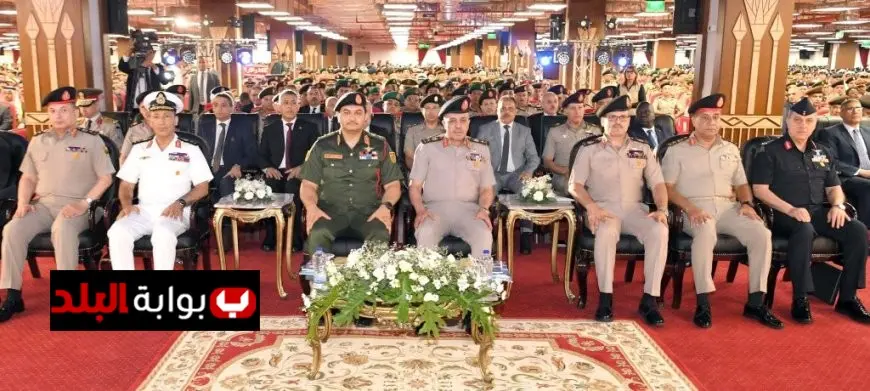 رئيس الأركان يحتفل بتخرج دفعات جديدة من الأكاديمية العسكرية للدراسات العليا والاستراتيجية