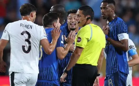 هدف مثير للجدل يُثير غضب لاعبي الهلال خلال مباراة مانشستر سيتي!