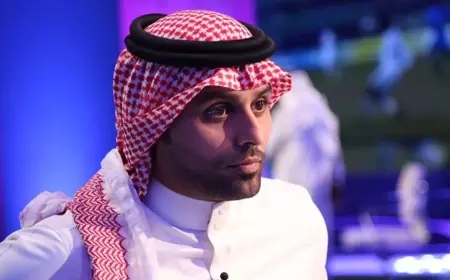 هل تصدق أن هذا هو ابن السعودية؟ اكتشف أسرار ياسر القحطاني، أسطورة الهلال والمنتخب السعودي!