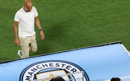 جوارديوالا يعبّر عن أسفه بعد الهزيمة أمام الهلال: بونو يتألق بمهاراته المذهلة!