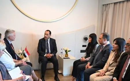 رئيس الوزراء يجتمع مع الأمين العام لمنظمة التعاون الاقتصادي والتنمية (OECD) لتعزيز التعاون الدولي