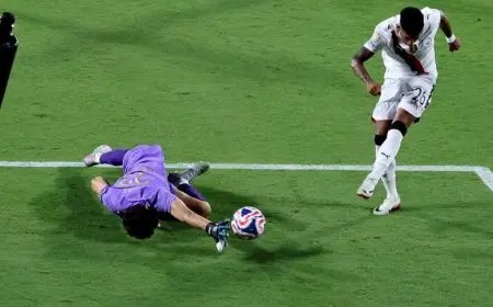 بونو “الأخطبوط”: حارس مرمى عالمي يتألق في إيقاف نجوم الكرة العالمية