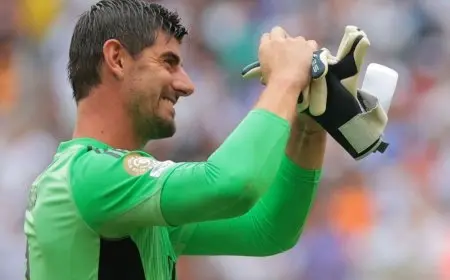 كورتوا يثني على تألق أرنولد ويصفه بـ”الكابوس” لحراس المرمى