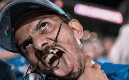 “مشجع هلالي يثير ضجة العالم بعبارة ‘إحنا قتلناكم’ خلال احتفالية أيقونية”