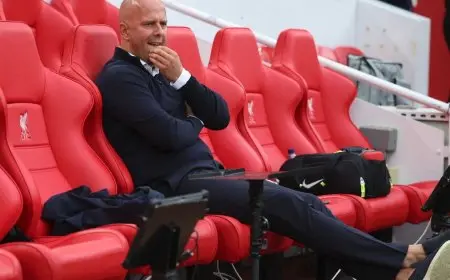 سلوت يُحدث تغييرات جذرية في الطاقم الفني لنادي ليفربول استعدادًا للموسم الجديد!