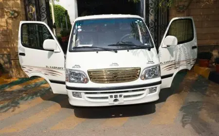 محافظ المنوفية يكرم أسرة سائق حادث الطريق الإقليمي بتسليمهم ميكروباص حديث