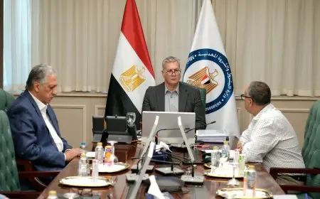 وزير البترول يتفقد تطورات جهود إنقاذ المفقودين بحادث البارجة البحرية