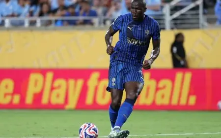 كوليبالي يحتفل بمئويته التاريخية في مواجهة الهلال: لحظة فارقة في مسيرته الرياضية