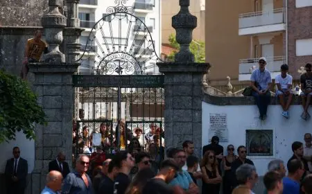 شرطة تحضر جنازة جوتا بعد غياب رونالدو وصلاح بسبب “مشهد غير لائق”