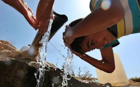 تجنبوا التخرج تحت أشعة الشمس الحارقة.. الأرصاد توضح أسباب ارتفاع درجات الحرارة وتأثير منخفض الهند الموسمي!