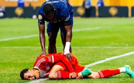 بايرن ميونخ يكشف تفاصيل إصابة موسيالا وحدد فترة غيابه عن الملاعب