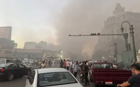 بث مباشر: مشاهد حصرية للهول من حريق سنترال رمسيس والنيران تلتهم الطابق الرابع!