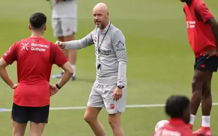 “ليفركوزن تحت قيادة تن هاج: بداية حقبة جديدة بعد رحيل ألونسو”