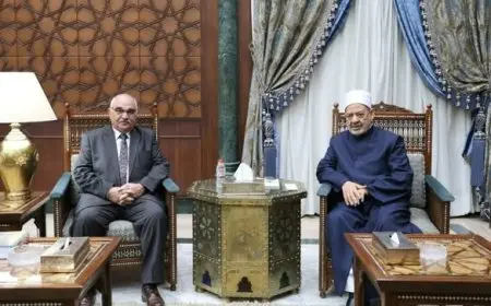 شيخ الأزهر يستقبل رئيس هيئة قضايا الدولة ويحتفل بتسلمه المنصب الجديد