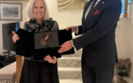 وزير الرياضة يكرم السفيرة هيفاء أبو غزالة تقديرًا لإسهاماتها البارزة في جامعة الدول العربية