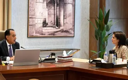 رئيس الوزراء يلتقي المدير الإقليمي لمنظمة الصحة العالمية لمناقشة قضايا الصحة في الشرق الأوسط