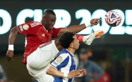 الأهلي يجدد عقد أليو ديانج ويعزز صفوفه بترقية الفئة الأولى للمحترفين