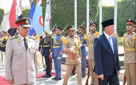 وزير الدفاع السعودي يناقش مع نظيره الإندونيسي تعزيز التعاون العسكري والشراكات الإستراتيجية