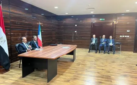 وزير الخارجية والهجرة يلتقي بالجالية المصرية في غينيا الاستوائية لتعزيز الروابط والتعاون