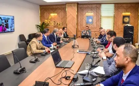 وزير الإسكان يحدد إجراءات صيانة الطرق وتطبيق معايير السلامة المهنية للحد من الحوادث المرورية