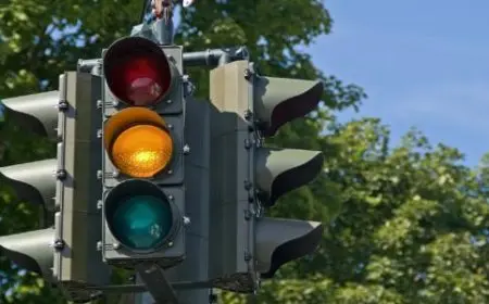 “مدحت قريطم يطالب بإدخال محدد السرعة ومسجل أحداث اللحظة في قانون المرور الجديد”