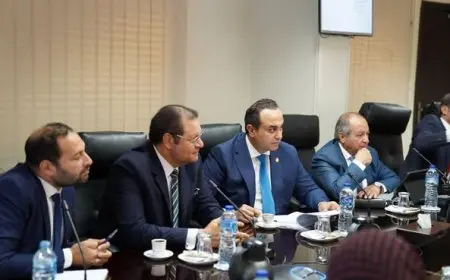 “الرعاية الصحية: الإرادة السياسية المفتاح لنجاح النظام الصحي في مواجهة التحديات العالمية”