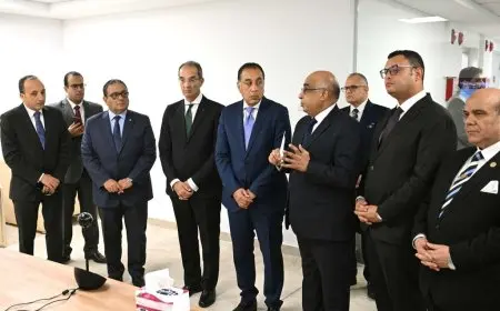 مدبولي يعلن عن افتتاح مجمع الشهر العقاري والتوثيق في مدينة العلمين الجديدة: خطوة نحو تطوير الخدمات الحكومية