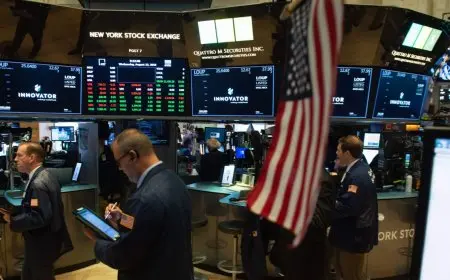 الأسهم الأمريكية تحقق ارتفاعًا قياسيًا جديدًا بفضل انتعاش قطاع الطيران