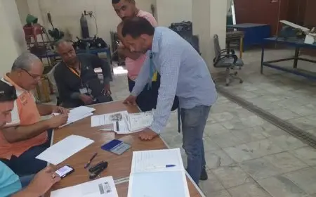 “وزير العمل يعلن إطلاق الاختبارات العملية للمرشحين في مجالات السباكة واللحام والنجارة للعمل بالإمارات”