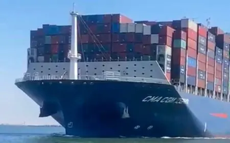 “عبور سفينة الحاويات CMA CGM ZEPHYR في قناة السويس ضمن قافلة الجنوب: نجاح جديد في حركة الملاحة”