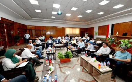 وزير الإسكان يترأس اجتماعًا حيويًا لمتابعة مشاريع التطوير في مدن أكتوبر وزايد وسفنكس الجديدة