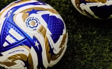 خالد الغندور يكشف: لماذا ينسى الناس ثلاثي الأهلي ويتحدثون عن رحيل زيزو مجانًا؟