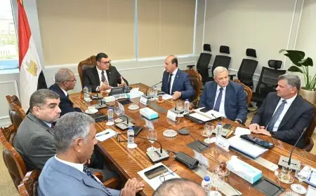 وزير الإسكان يواصل متابعة مشروعات “حياة كريمة” لتحسين جودة الحياة في القرى المصرية الريفية