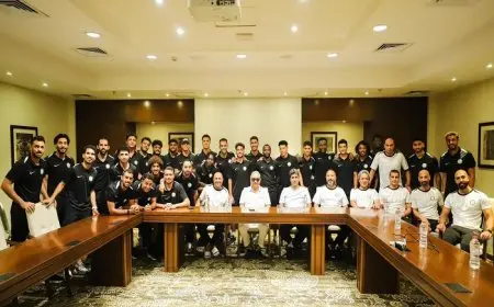 رئيس نادي البنك الأهلي يعقد اجتماعًا مثيرًا مع الجهاز الفني واللاعبين في معسكر برج العرب
