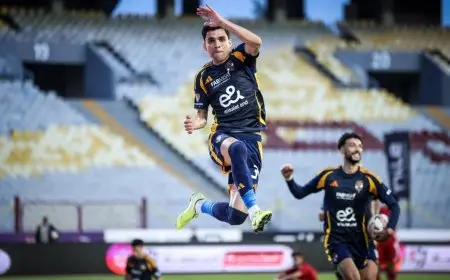 بن شرقي يعبر عن فخره بارتداء قميص الأهلي: نسعى لتحقيق الفوز في جميع البطولات!