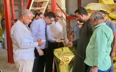 حملات تفتيش شاملة على مخازن الأعلاف وخاماتها في جميع أنحاء الجمهورية لضمان الجودة والسلامة