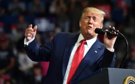 ترامب يوقع أكبر اتفاق تجاري في تاريخ العلاقات بين أمريكا وأوروبا: خطوة تغير قواعد اللعبة!