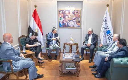 رئيس المنطقة الاقتصادية في لقائه مع سفير سنغافورة بالقاهرة: آفاق جديدة للتعاون والاستثمار المشترك